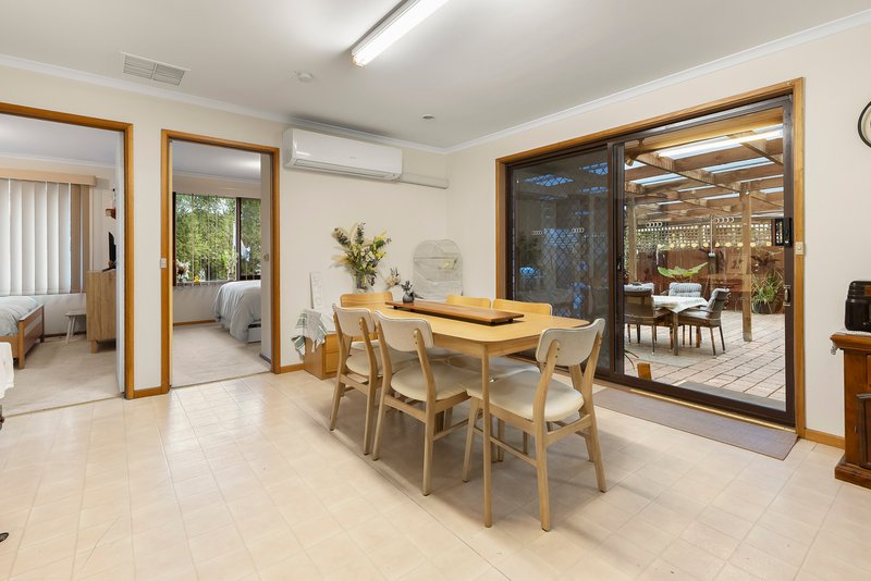 Photo - 11 Sparkford Road, Craigieburn VIC 3064 - Image 11