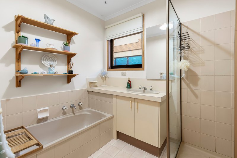 Photo - 11 Sparkford Road, Craigieburn VIC 3064 - Image 12
