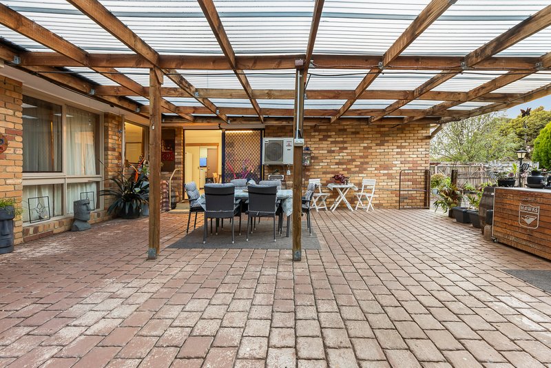 Photo - 11 Sparkford Road, Craigieburn VIC 3064 - Image 16