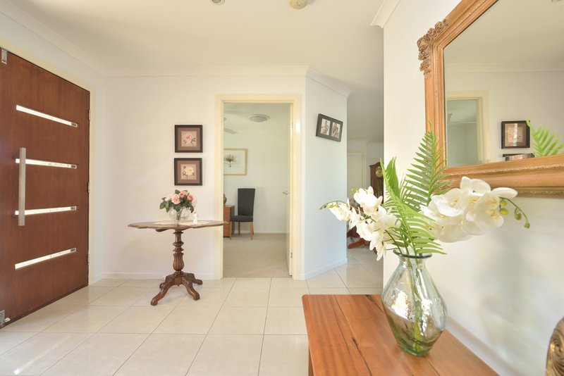 Photo - 11 Spence Court, Kirkwood QLD 4680 - Image 2