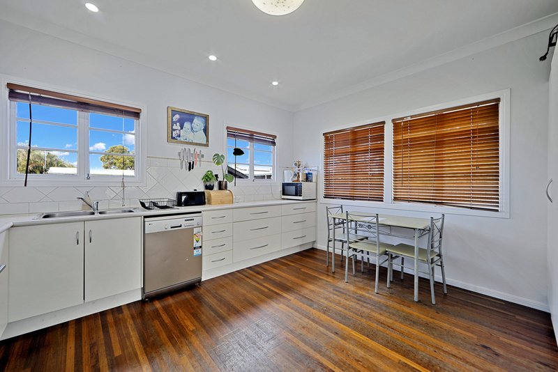 Photo - 11 Spence Street, Svensson Heights QLD 4670 - Image 7