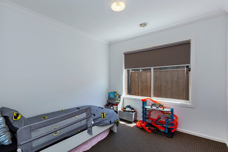 Photo - 11 Spinner Way, Point Cook VIC 3030 - Image 10