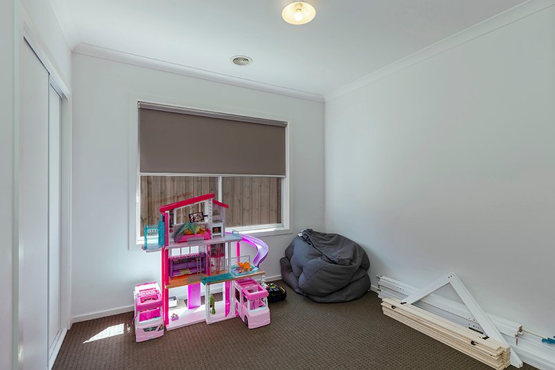 Photo - 11 Spinner Way, Point Cook VIC 3030 - Image 11