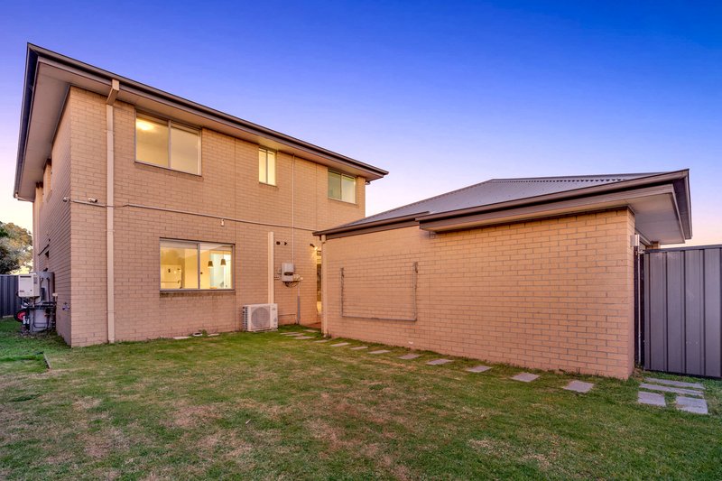 Photo - 11 Spirited Circuit, Craigieburn VIC 3064 - Image 23