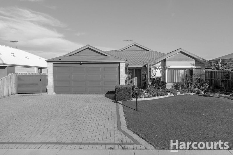 11 Splendens Turn, Halls Head WA 6210