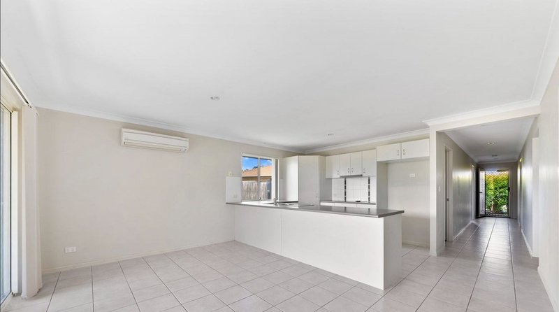 Photo - 11 Spoonbill Court, Lowood QLD 4311 - Image 3