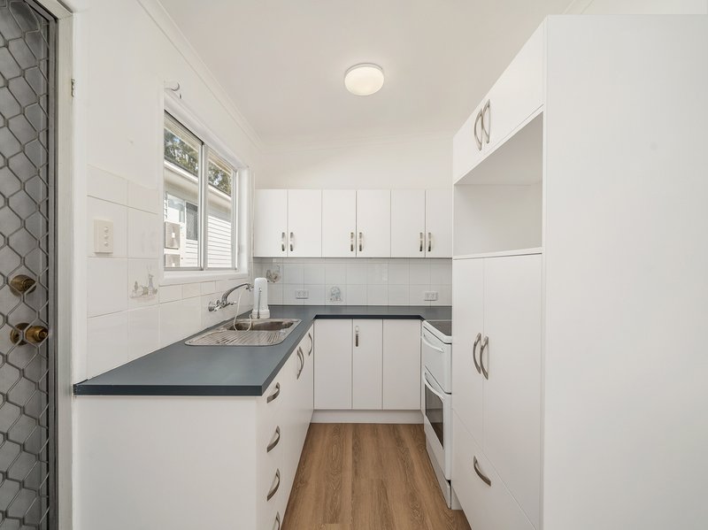 Photo - 11 Sportsground Street, Redcliffe QLD 4020 - Image 4