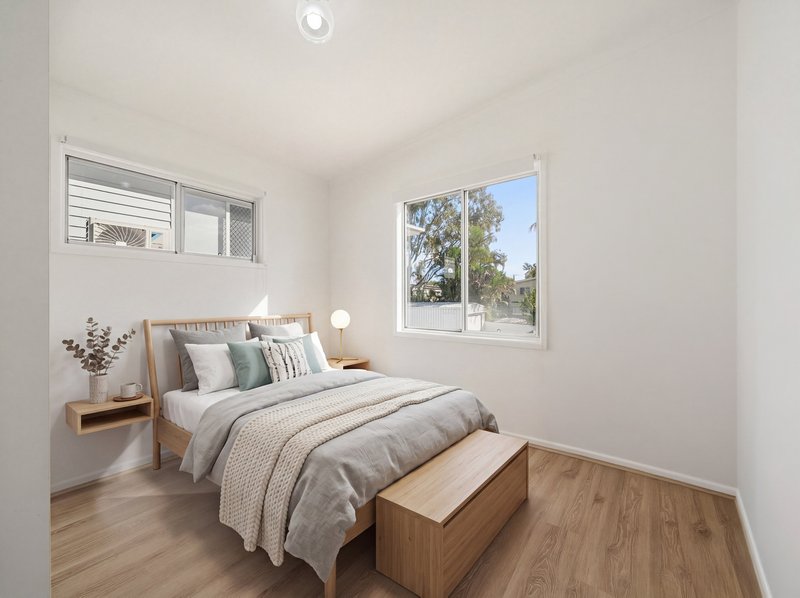Photo - 11 Sportsground Street, Redcliffe QLD 4020 - Image 5