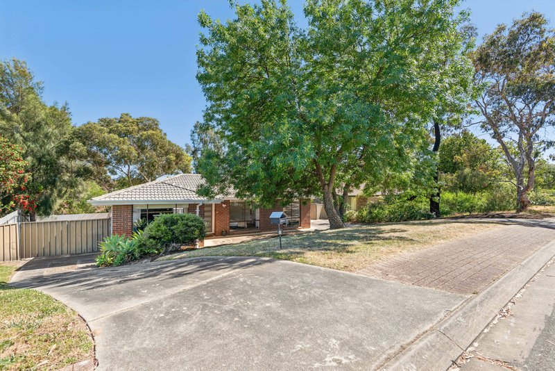 11 Spruce Avenue, Aberfoyle Park SA 5159