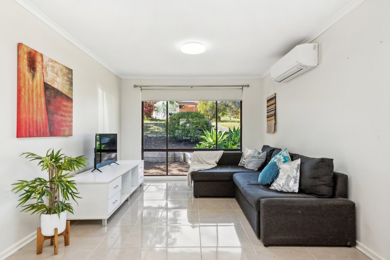 Photo - 11 Spruce Avenue, Aberfoyle Park SA 5159 - Image 6