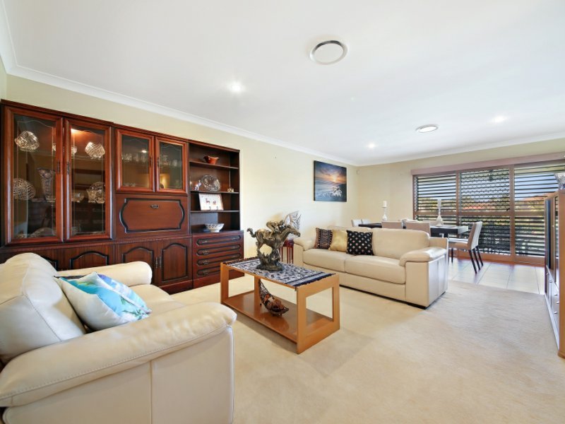 Photo - 11 St Helen'S Crt , Burleigh Waters QLD 4220 - Image 9