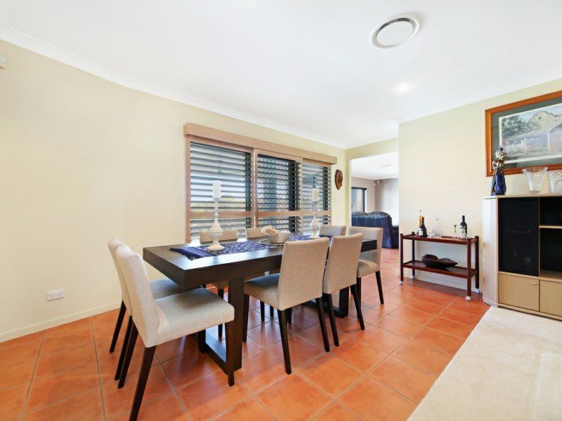 Photo - 11 St Helen'S Crt , Burleigh Waters QLD 4220 - Image 11