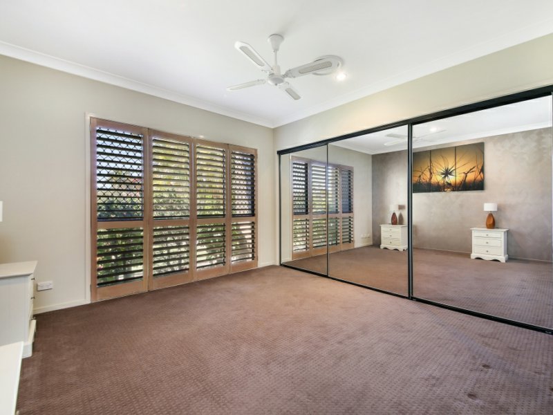 Photo - 11 St Helen'S Crt , Burleigh Waters QLD 4220 - Image 21