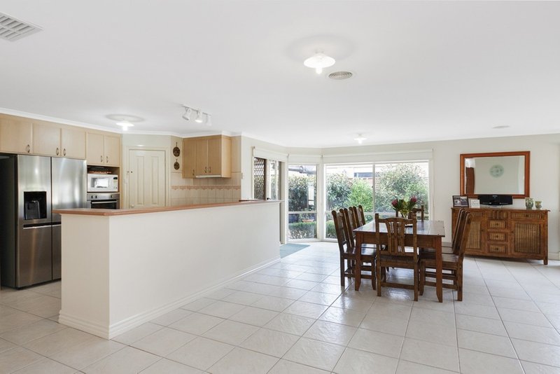 Photo - 11 St Rafael Place, Whittlesea VIC 3757 - Image 5