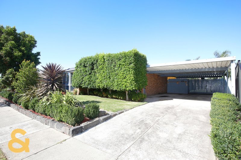 Photo - 11 Stainsby Crescent, Roxburgh Park VIC 3064 - Image 2