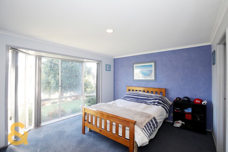 Photo - 11 Stainsby Crescent, Roxburgh Park VIC 3064 - Image 6