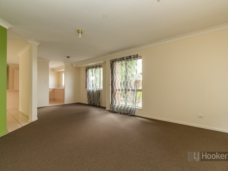 Photo - 11 Stanley Court, Boronia Heights QLD 4124 - Image 2