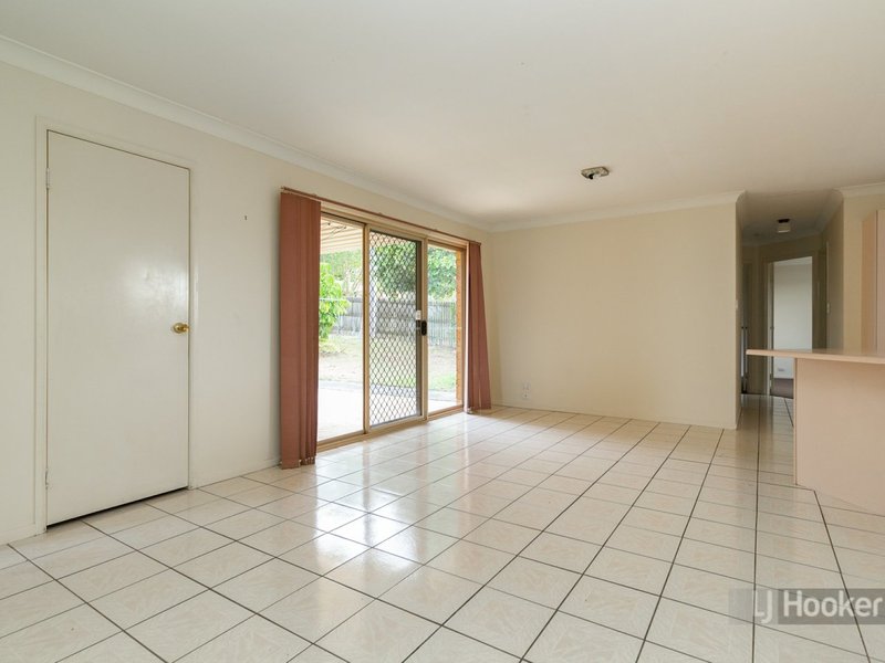 Photo - 11 Stanley Court, Boronia Heights QLD 4124 - Image 3