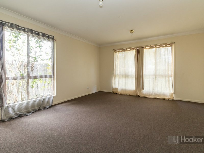 Photo - 11 Stanley Court, Boronia Heights QLD 4124 - Image 4