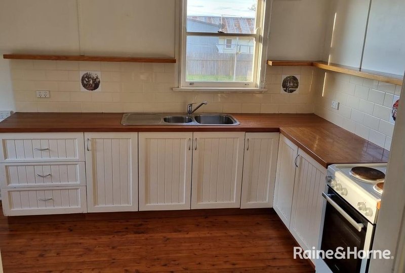 Photo - 11 Station Street, Marulan NSW 2579 - Image 5