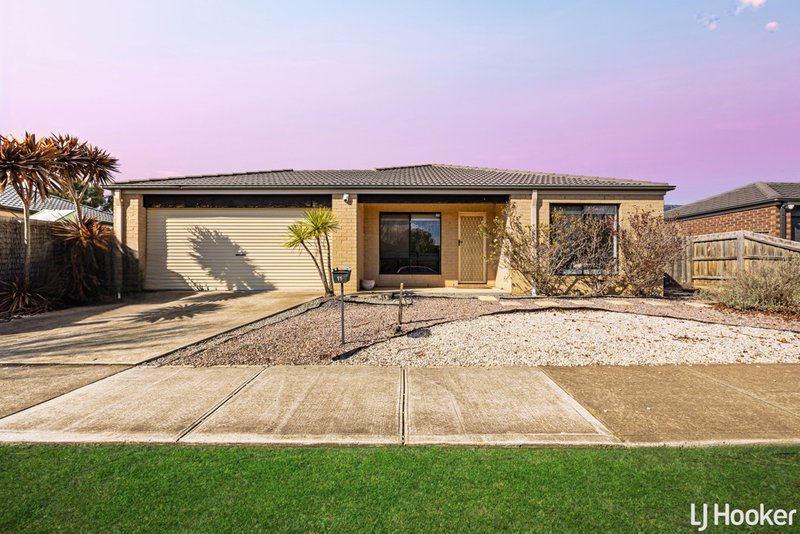 Photo - 11 Stockwell Street, Melton South VIC 3338 - Image 7