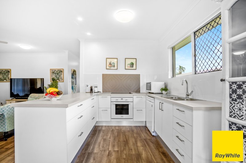 Photo - 11 Strombus Avenue, Trinity Beach QLD 4879 - Image 6