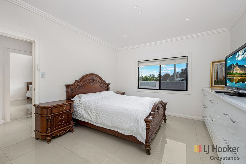 Photo - 11 Styles Place, Merrylands NSW 2160 - Image 6