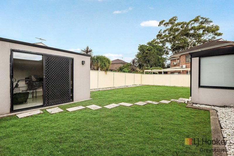 Photo - 11 Styles Place, Merrylands NSW 2160 - Image 7