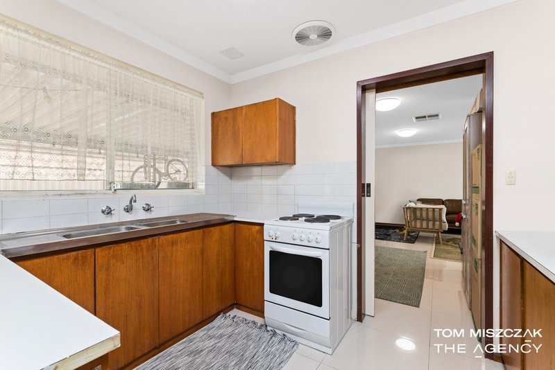 Photo - 11 Sullivan Street, Beckenham WA 6107 - Image 6