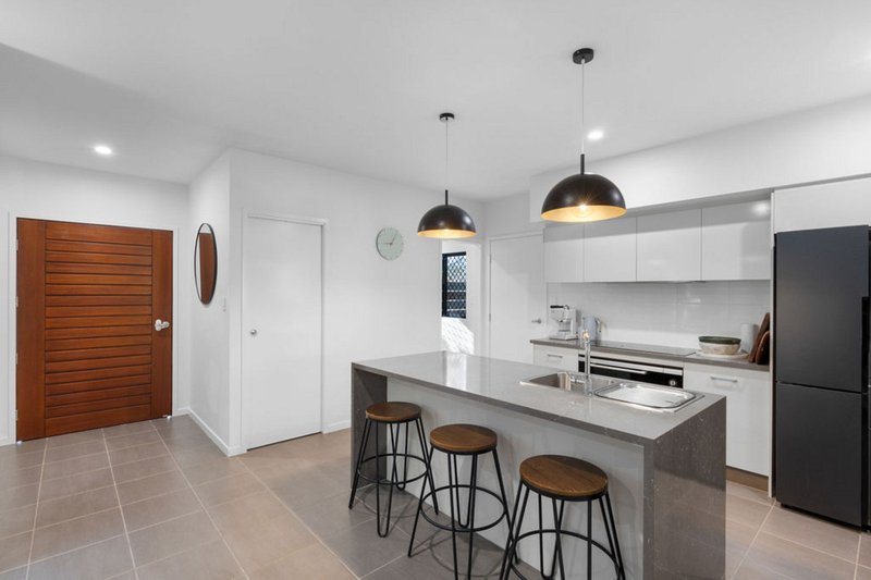 Photo - 11 Summer Street, Mareeba QLD 4880 - Image 3