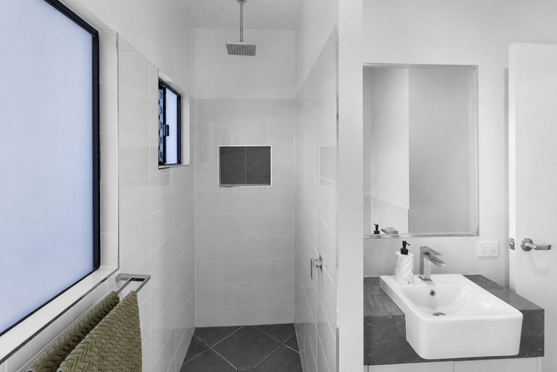 Photo - 11 Summer Street, Mareeba QLD 4880 - Image 13