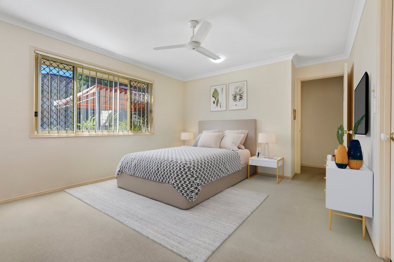 Photo - 11 Sunningdale Street, Oxley QLD 4075 - Image 6