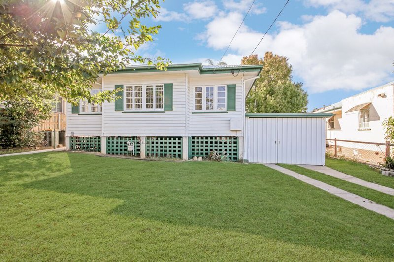 Photo - 11 Sunny Avenue, Wavell Heights QLD 4012 - Image 1