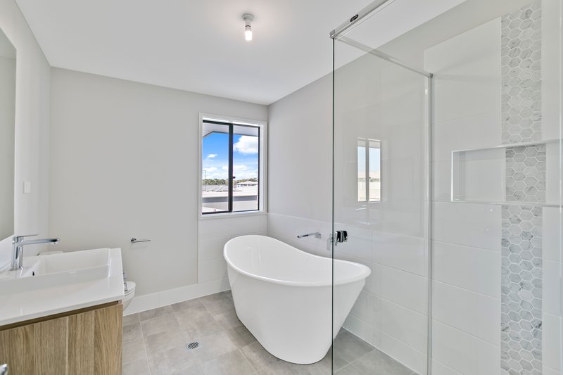 Photo - 11 Sunny Street, Palmview QLD 4553 - Image 3