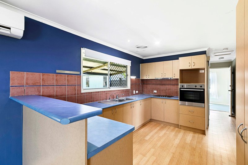 Photo - 11 Sunset Crescent, Torquay QLD 4655 - Image 6