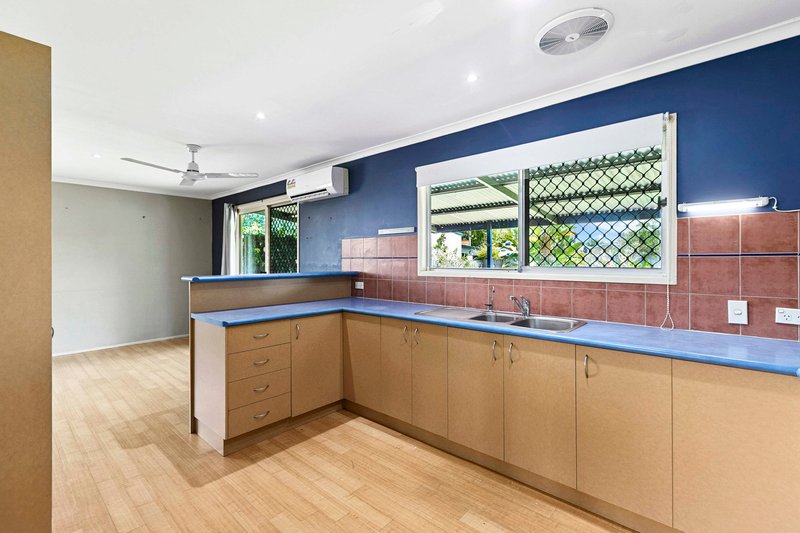 Photo - 11 Sunset Crescent, Torquay QLD 4655 - Image 7