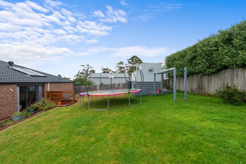 Photo - 11 Surf Court, Lakes Entrance VIC 3909 - Image 17