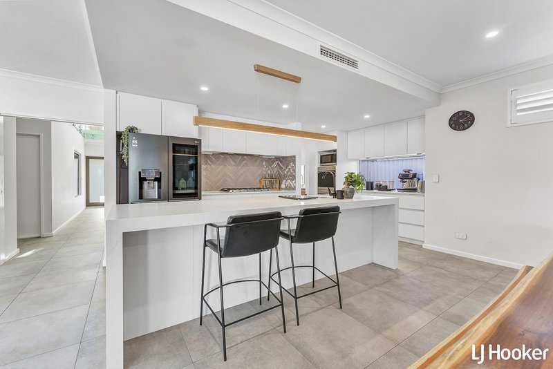 Photo - 11 Surpark Approach, Southern River WA 6110 - Image 24