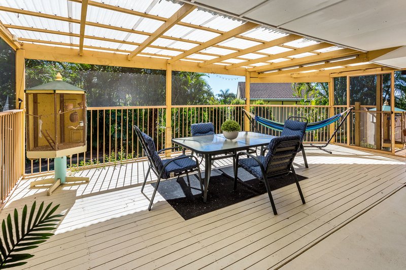 Photo - 11 Surrey Ct , Helensvale QLD 4212 - Image 7