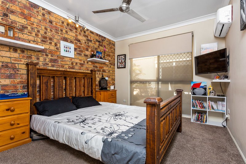 Photo - 11 Surrey Ct , Helensvale QLD 4212 - Image 11