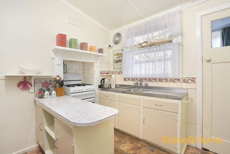 Photo - 11 Sussex Street, Moonee Ponds VIC 3039 - Image 3