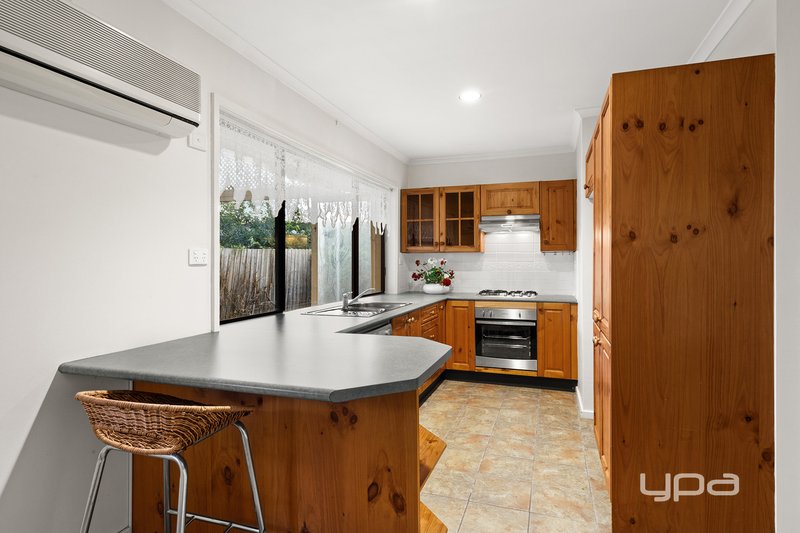 Photo - 11 Sutherland Street, Albanvale VIC 3021 - Image 6