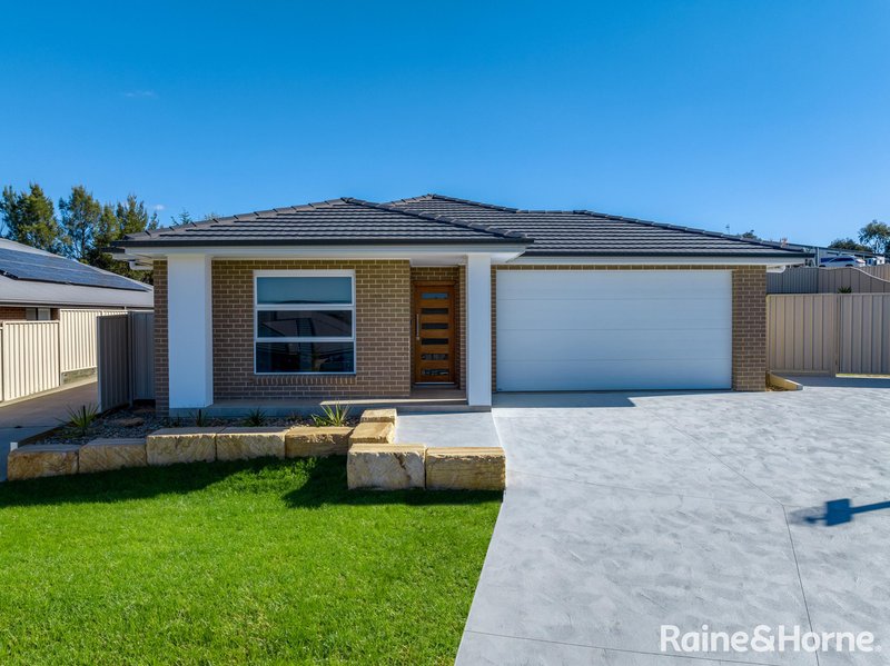 11 Swan Loop, Goulburn NSW 2580