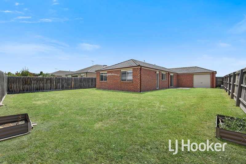 Photo - 11 Sweet Pea Drive, Pakenham VIC 3810 - Image 6