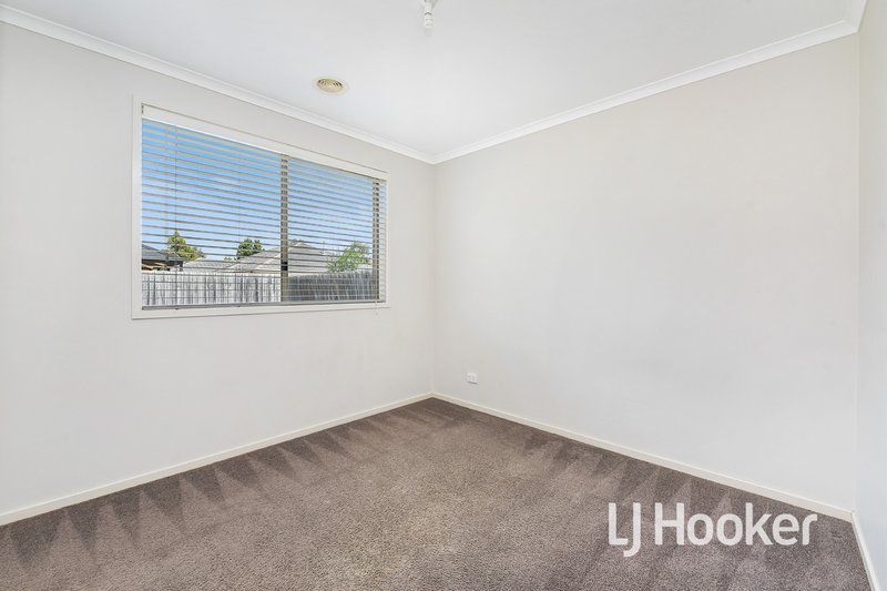 Photo - 11 Sweet Pea Drive, Pakenham VIC 3810 - Image 15