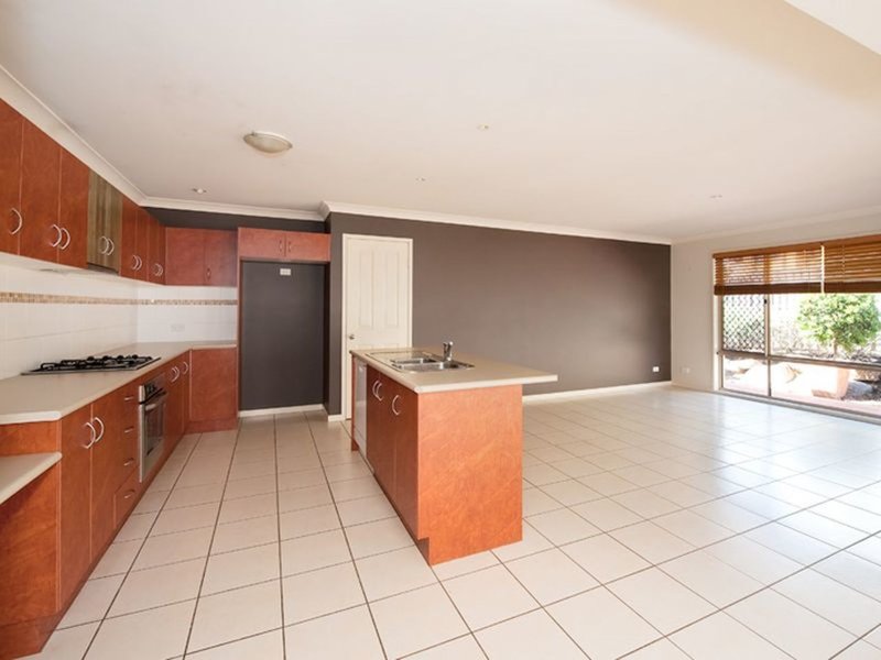 Photo - 11 Swordgrass Court, Kallangur QLD 4503 - Image 3