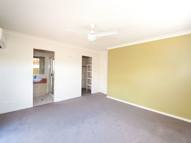 Photo - 11 Swordgrass Court, Kallangur QLD 4503 - Image 7