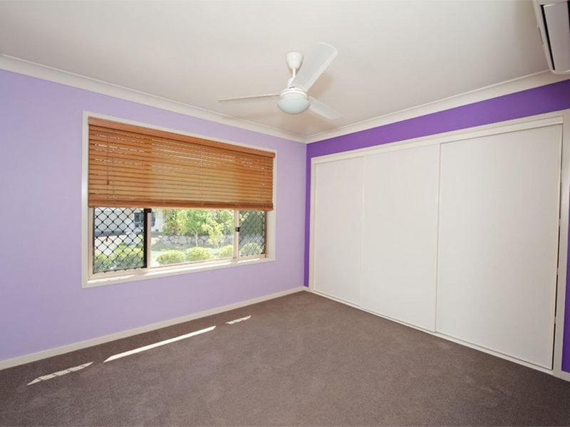 Photo - 11 Swordgrass Court, Kallangur QLD 4503 - Image 9