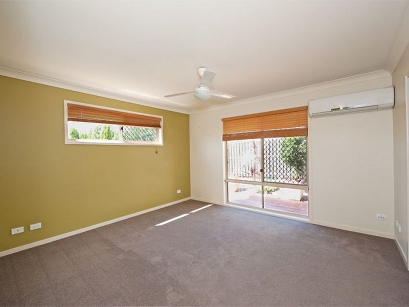 Photo - 11 Swordgrass Court, Kallangur QLD 4503 - Image 11