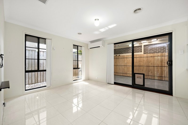 Photo - 11 Syddall Street, Bonner ACT 2914 - Image 5